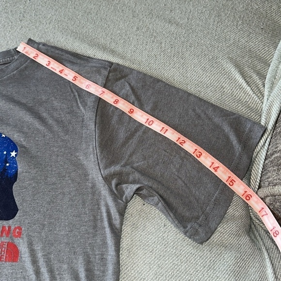The North Face Boys  T-shirt - Picture 6 of 8